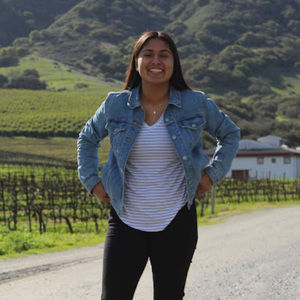 Meet your Posher, Mayra